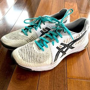 Woman’s Asics Volleyball Shoes